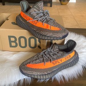 Yeezy Boost 350 V2 Carbon Beluga Solar red size 8